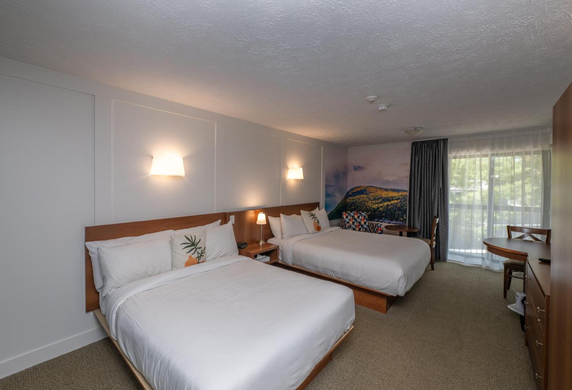 Clarion Pointe La Malbaie Hotel Exterior photo
