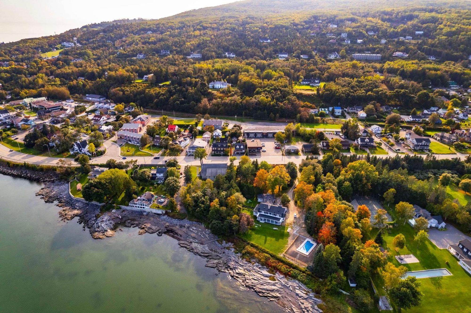 Clarion Pointe La Malbaie Hotel Exterior photo